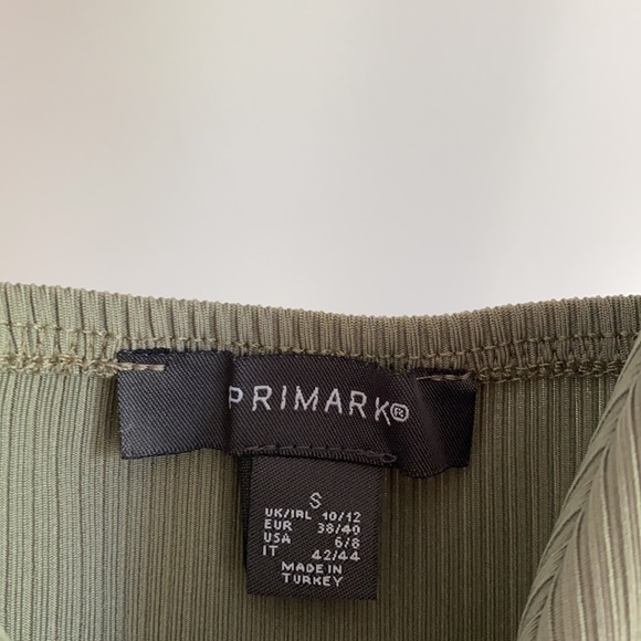 Size small green tank top - Picture 3 of 3